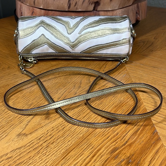 RARE COACH ZEBRA & STUD MINI BARREL CROSSBODY - Picture 12 of 13